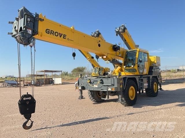 Grove RT530E-2 Røff terreng kraner