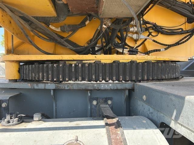 Grove RT700E Røff terreng kraner