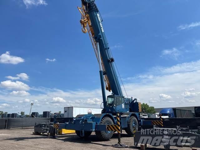 Grove RT890E Røff terreng kraner