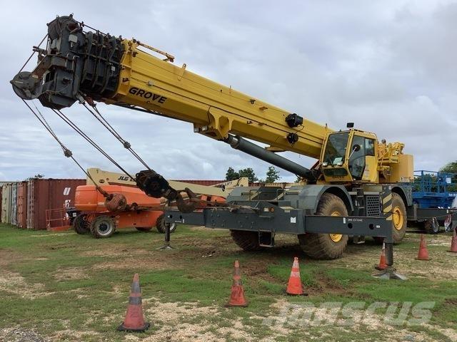 Grove RT890E Røff terreng kraner