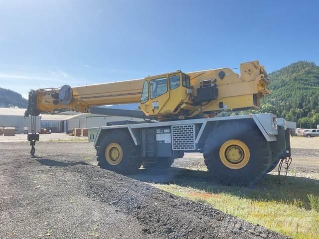 Grove RT9130E Røff terreng kraner