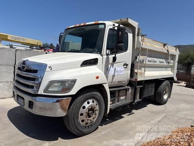 Hino  Tippbil