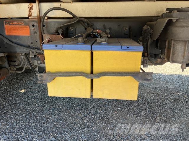 Hino 300 816 Skapbiler