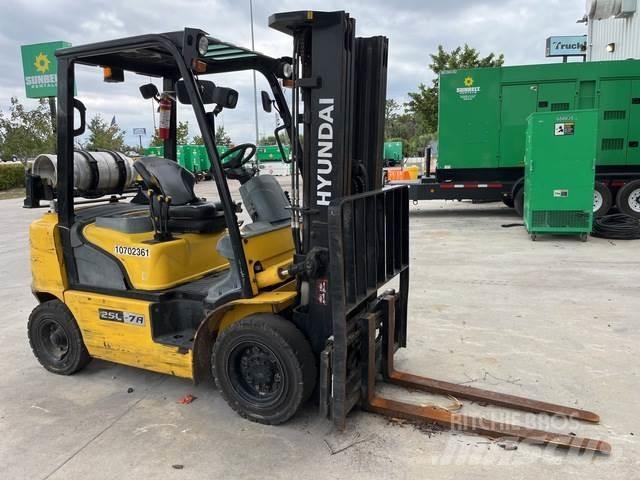 Hyundai 25L-7A Anlegg - Annet