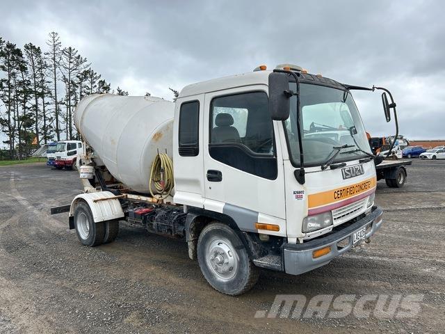 Isuzu Forward Vanningsvogn for støvdemping