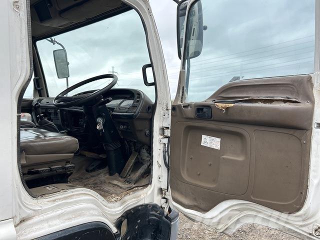 Isuzu Forward Vanningsvogn for støvdemping