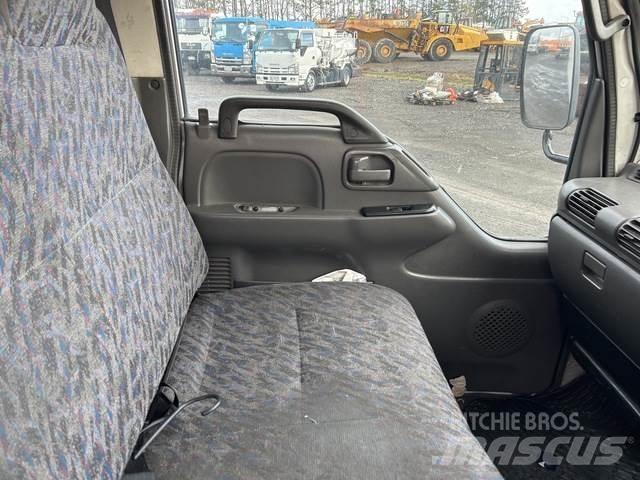Isuzu NKR300s Anlegg - Annet