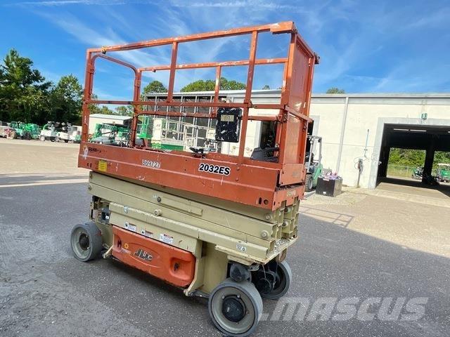 JLG 2032ES Sakselifter