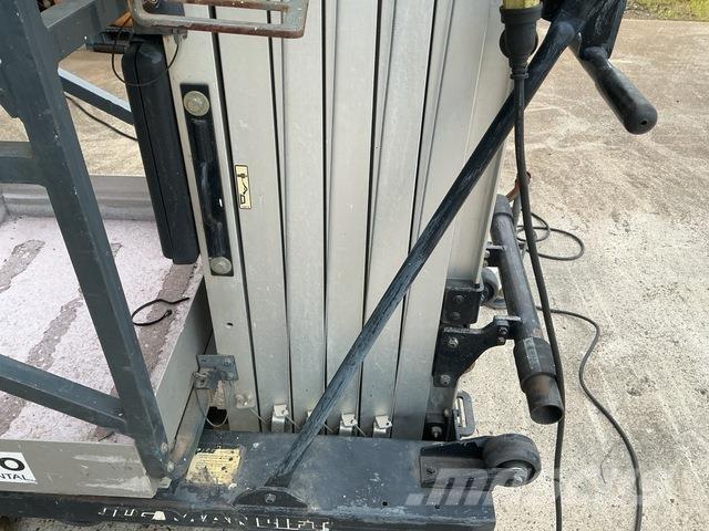 JLG 25AM-AC Personløftere