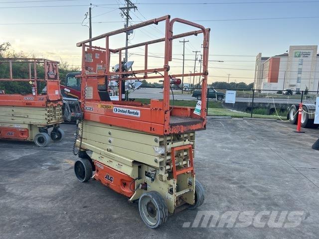 JLG 2632ES Sakselifter