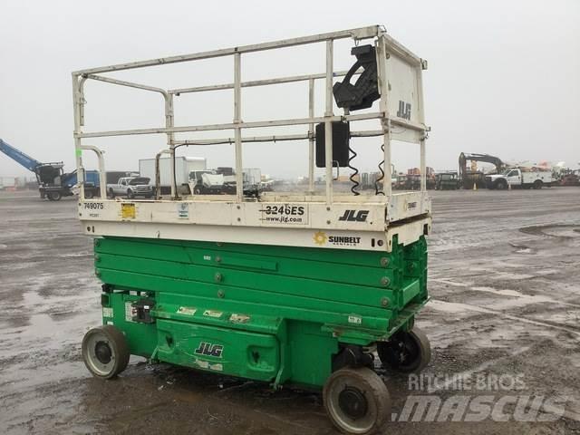 JLG 3246ES Sakselifter