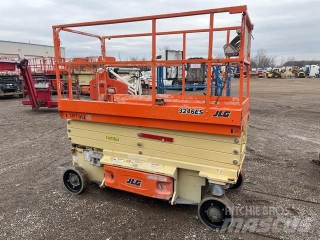 JLG 3246ES Sakselifter