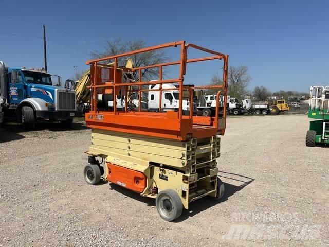 JLG 3246ES Sakselifter