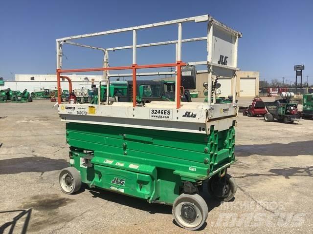 JLG 3246ES Sakselifter