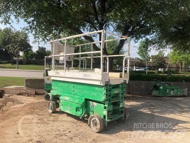 JLG 3246ES Sakselifter