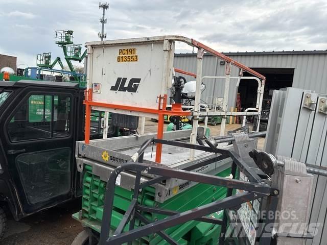 JLG 3246ES Sakselifter