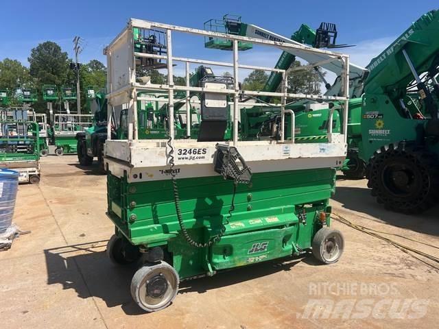 JLG 3246ES Sakselifter
