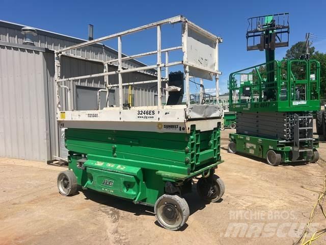 JLG 3246ES Sakselifter