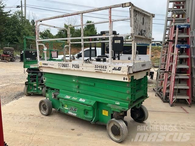 JLG 3246ES Sakselifter