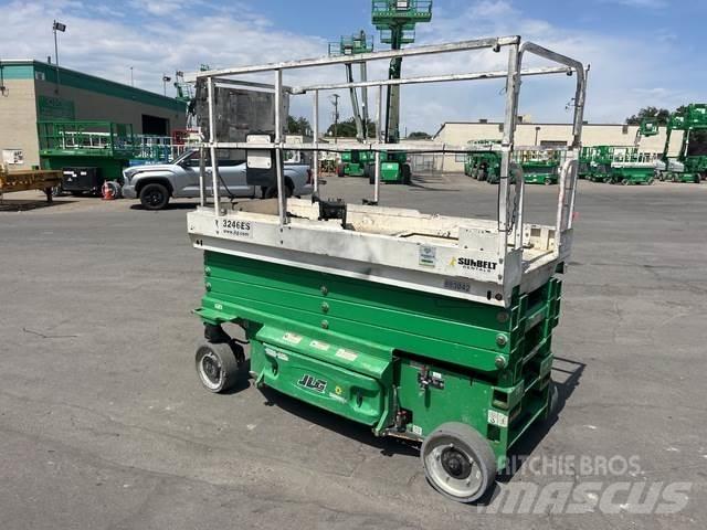 JLG 3246ES Sakselifter