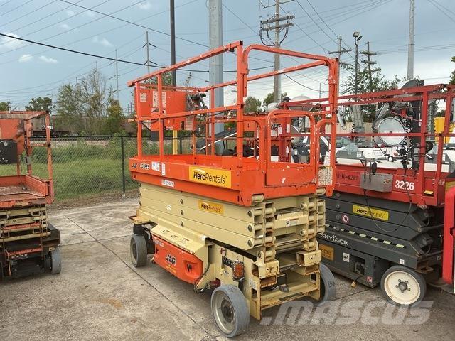 JLG 3246ES Sakselifter