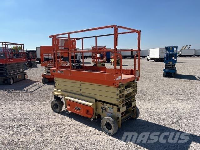 JLG 3246ES Sakselifter