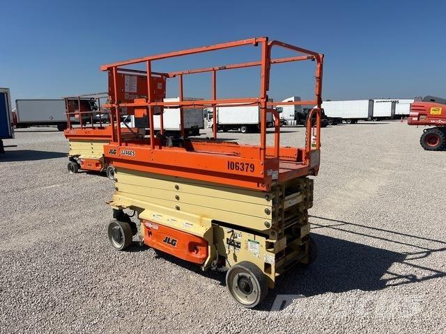 JLG 3246ES Sakselifter