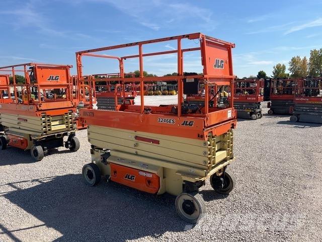 JLG 3246ES Sakselifter