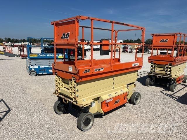 JLG 3246ES Sakselifter