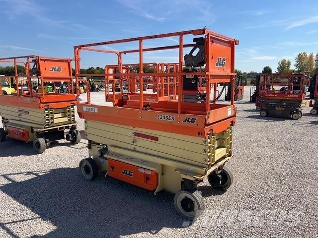 JLG 3246ES Sakselifter