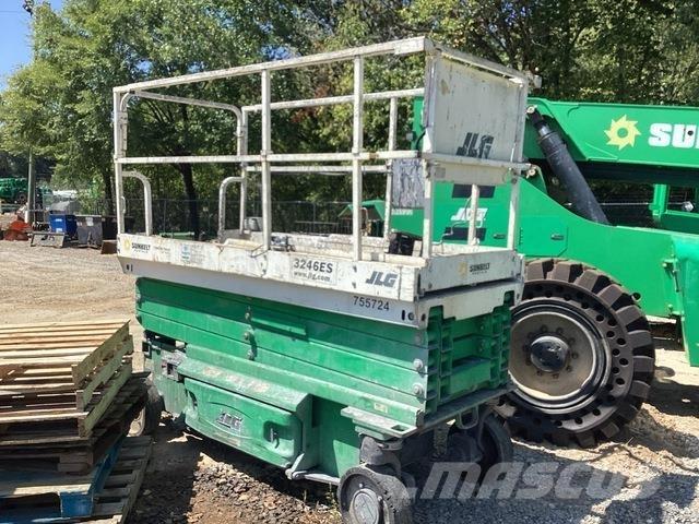JLG 3246ES Sakselifter