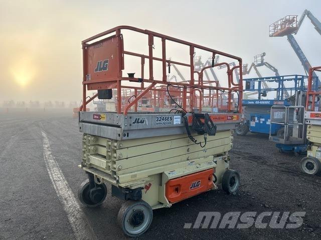 JLG 3246ES Sakselifter