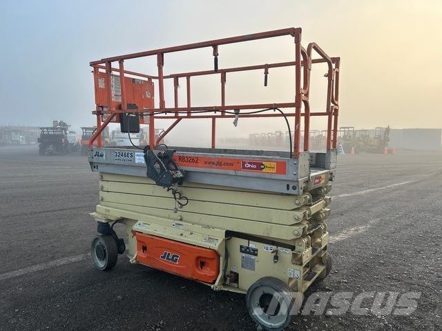 JLG 3246ES Sakselifter