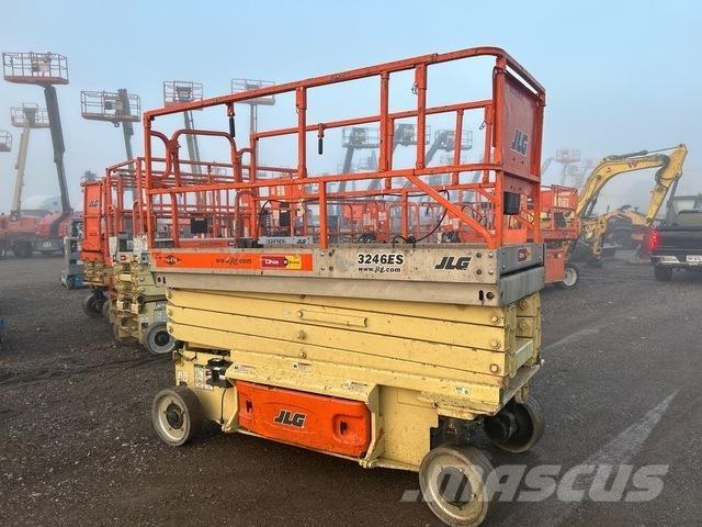 JLG 3246ES Sakselifter