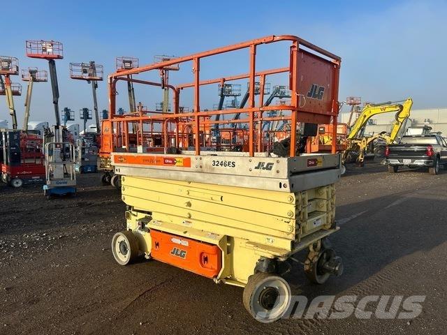 JLG 3246ES Sakselifter