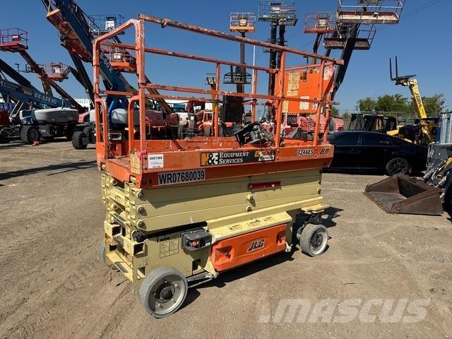 JLG 3246ES Sakselifter
