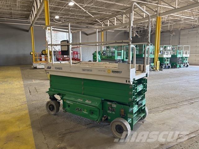 JLG 3246ES Sakselifter