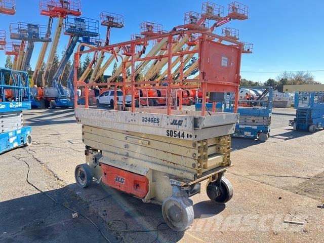 JLG 3246ES Sakselifter