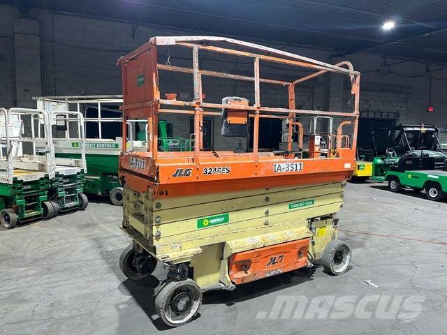 JLG 3246ES Sakselifter
