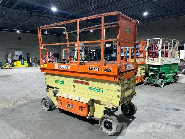 JLG 3246ES Sakselifter