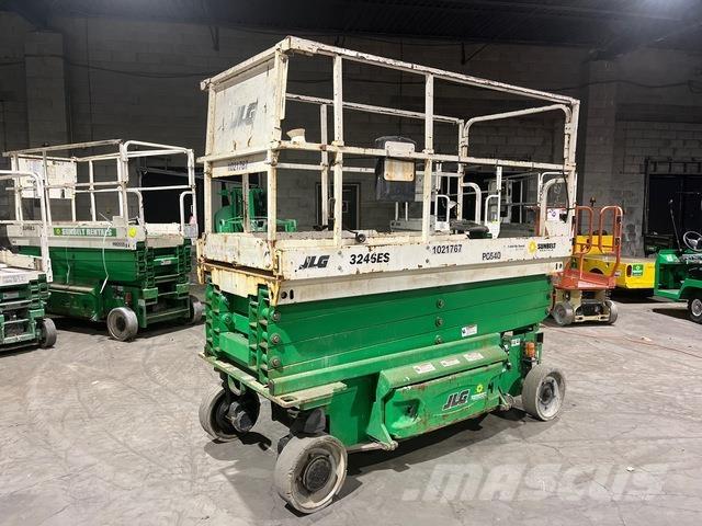 JLG 3246ES Sakselifter