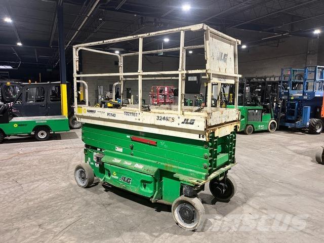 JLG 3246ES Sakselifter