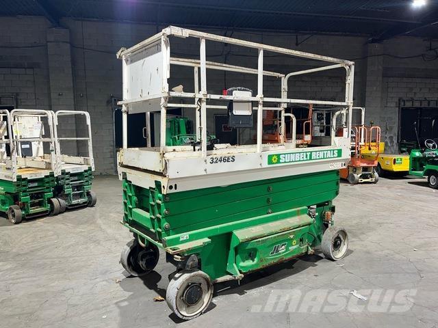 JLG 3246ES Sakselifter