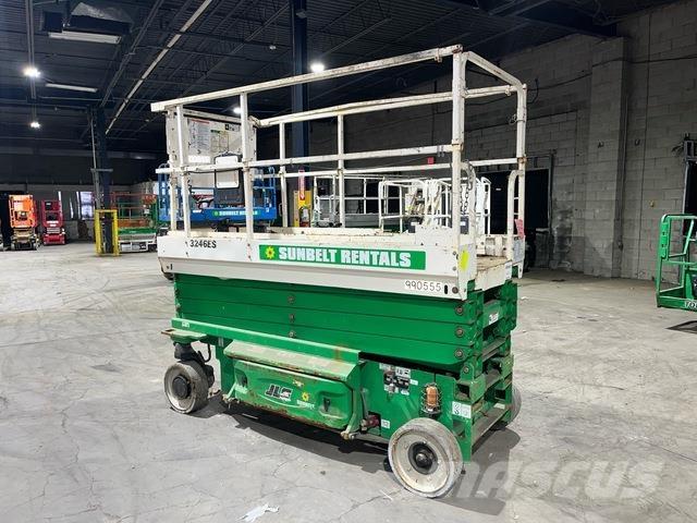 JLG 3246ES Sakselifter