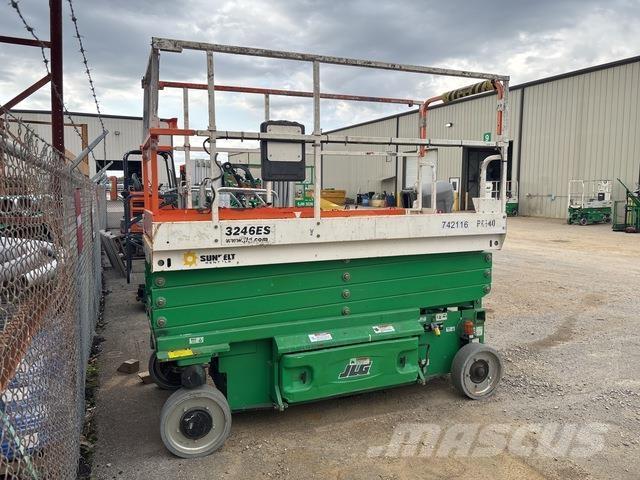 JLG 3246ES Sakselifter