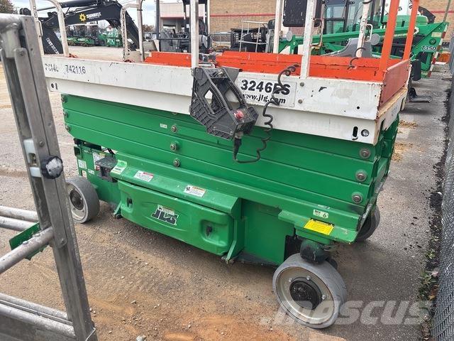 JLG 3246ES Sakselifter