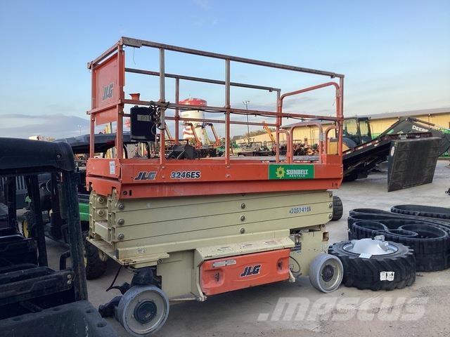 JLG 3246ES Sakselifter
