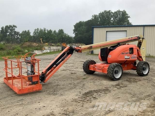 JLG 600AJ Leddede bomlifter