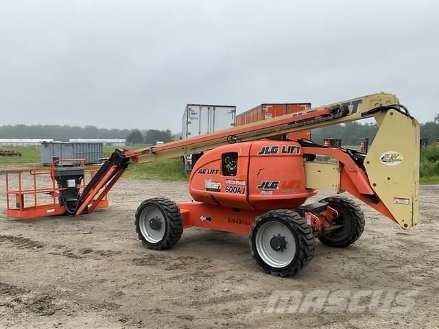 JLG 600AJ Leddede bomlifter