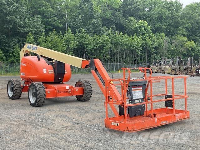 JLG 600AJ Leddede bomlifter